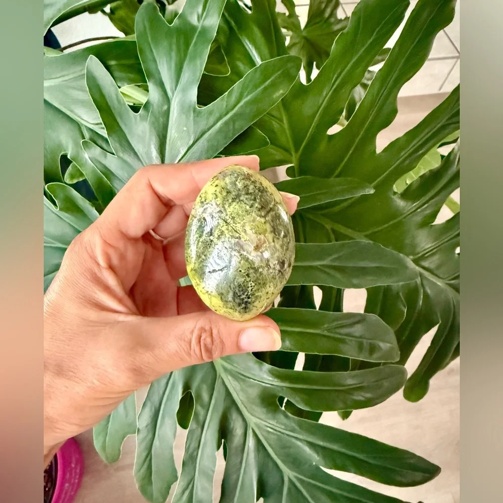 Green Opal from Madagascar - Picture 4 of 4